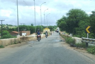 Ponte sobre Rio Itapicuru - Queimadas