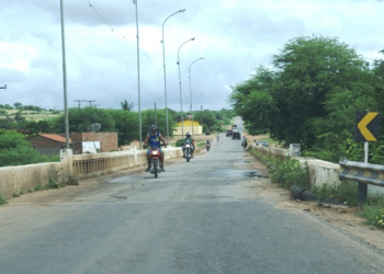 Dois mortos e dois feridos em acidente numa ponte na cidade de Queimadas