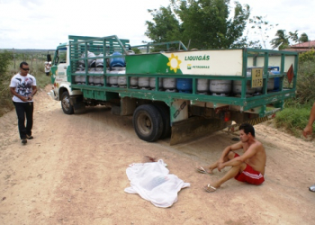 Caminhão de gás atropela e mata criança em estrada vicinal de Coité