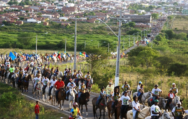 Coité: Cavalgada Sertaneja reune mais de dois mil participantes