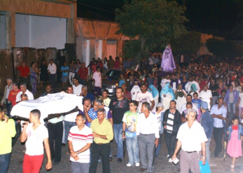 Coité – Católicos resgatam Procissão do Senhor Morto