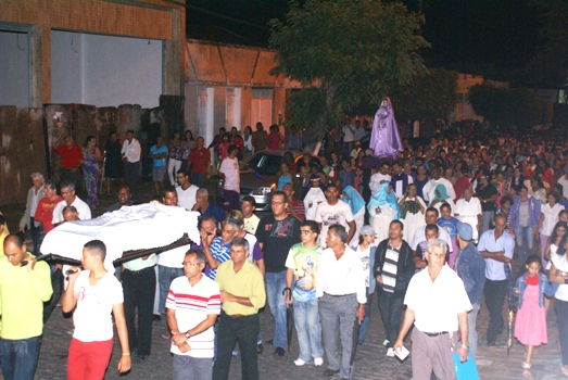 Coité – Católicos resgatam Procissão do Senhor Morto