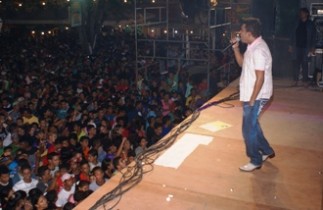 O Arrocha de Silvano Salles também fez o público balançar no Arraiá do Triunfo