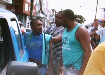 Populares prendem homem furtando em feira livre de Coité