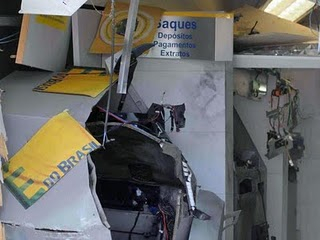 Ladrões explodem Banco do Brasil de Sátiro Dias e levam todo dinheiro