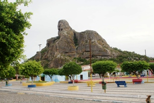 Familiares pedem justiça para o duplo homicídio que abalou a cidade de Pé de Serra