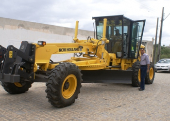 Prefeitura de Santaluz adquire patrol nova 43 anos depois