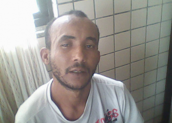 Polícia de Riachão do Jacuípe apreende homem com 49 pedras de crack