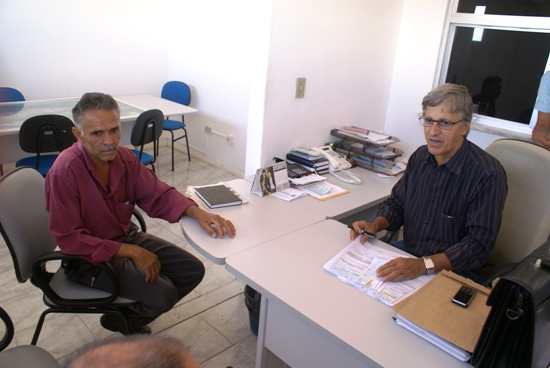 Prefeito e vice de São José do Jacuípe irmanados para emancipar Itatiaia