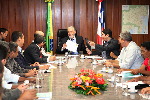 Fetag entrega a Jaques Wagner pauta do Grito da Terra Bahia 2011