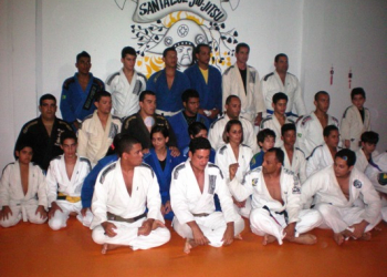 Academia de Jiu Jitsu de Santaluz promove graduação de faixas