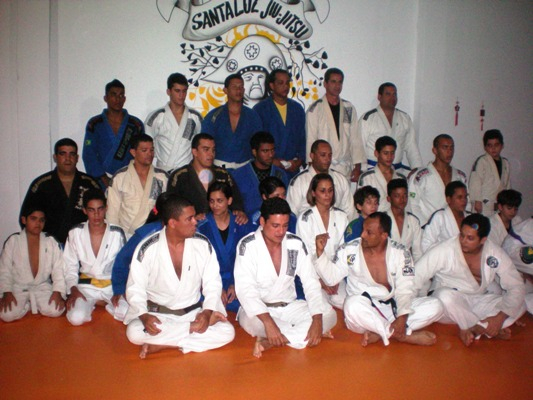 Academia de Jiu Jitsu de Santaluz promove graduação de faixas