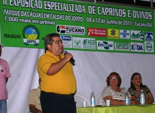 Tucano realiza a II Exposição de Caprinos e Ovinos