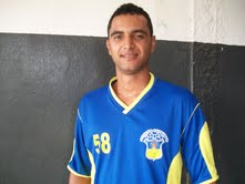 Volante Roberto de Jaguarari é convocado para duas seleções