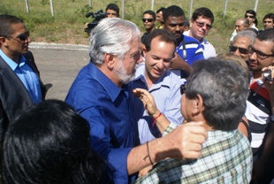 Cipó – Deputado Aderbal Caldas acompanha governador na festa de emancipação