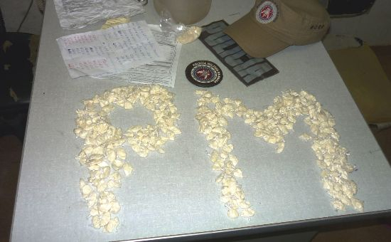 Policiais da 24ª CIPM/Jacobina prendem traficante com 252 papelotes de cocaína