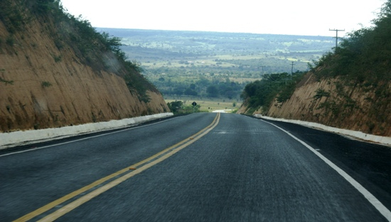 Governador inaugura estrada Serrinha/Biritinga