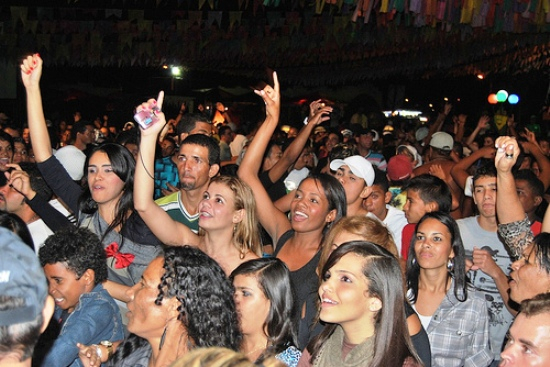 São Pedro em Gavião: sábado no forró a galera começou a cantar (Veja as atrações deste domingo)