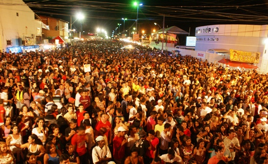 publico- santaluz 76 anos