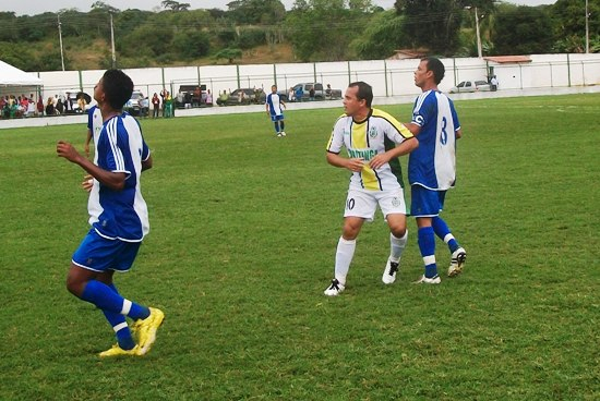 Intermunicipal: prefeito atleta é atração jogando pela seleção de Biritinga