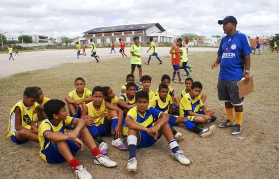 Escolinha de Futebol de Conceição do Coité vai mandar nove atletas para o Rio de Janeiro