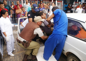 Motociclista tem perna fraturada ao colidir com Gol em Araci
