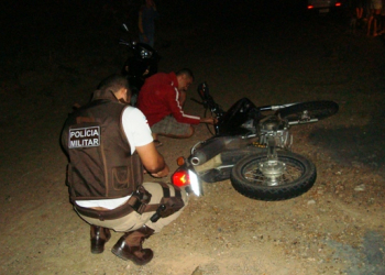 Quixabeira: homem morre atropelado por moto e motociclista fica gravemente ferido