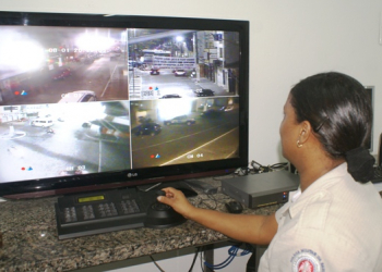 Coité: Lojas Maia é assaltada e faixa impede a polícia identificar veículo usado na ação