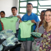 Prefeito Almir Queiróz entrega fardamento para alunos da nova escola de Barreiras