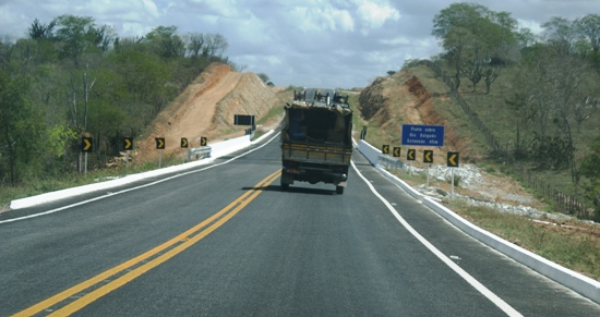 Estrada do “sonho” da população de Pintadas é inaugurada pelo governador Wagner
