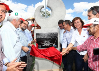 Estrada do “sonho” da população de Pintadas é inaugurada pelo governador Wagner