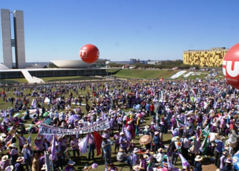 Marcha das Margaridas – Quase 100 mil pessoas estão concentradas neste momento na área das Esplanadas do Ministérios.