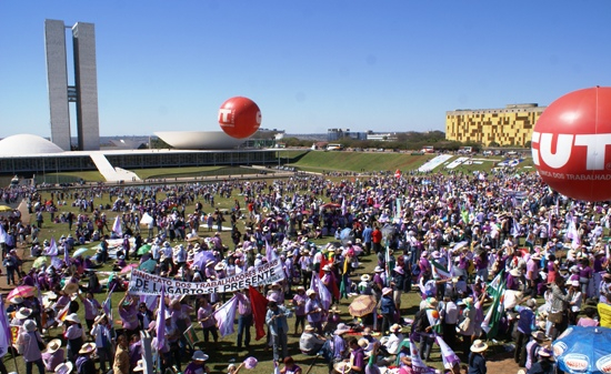 Marcha das Margaridas – Quase 100 mil pessoas estão concentradas neste momento na área das Esplanadas do Ministérios.