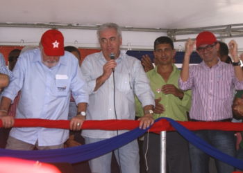 Prefeito comemora a noticia da ligação asfáltica Capela do Alto Alegre/ Pintadas