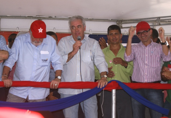 Prefeito comemora a noticia da ligação asfáltica Capela do Alto Alegre/ Pintadas