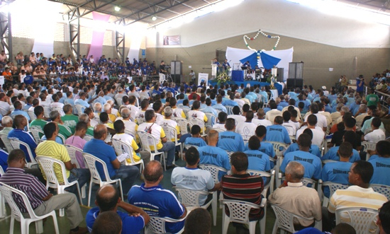 Coité: IV Encontro do Terço dos Homens reúne mais de um mil e duzentas pessoas