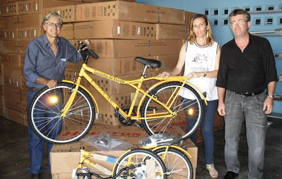Programa A Caminho da Escola entrega 300 bicicletas em São José do Jacuípe