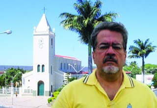 Giovanni Silveira lança livro em benefício a Associação de Caridade