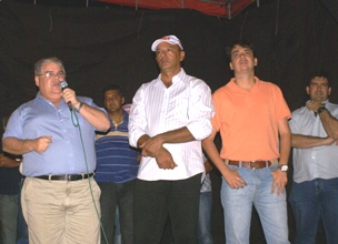 Capim Grosso – Pedro Tavares e Lúcio Vieira participam de  convenção do PMDB e oposição forma um “grupão”. Vote na enquete