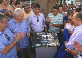 Festa, inauguração de praça, garantia da recuperação da BA 220 e política marcaram o aniversário da cidade