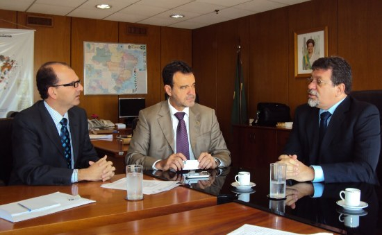 Prefeito de Capela Claudinei Novato cumpre extensa agenda em Brasilia em busca de recursos e obras