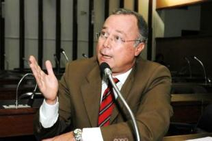 Paulo Azi cobra carros-pipa para o Sertão