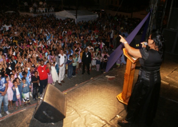 Semana dos Evangélicos: Lázaro canta para mais de dez mil pessoas em Santaluz