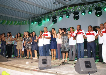 Conterrâneos se reencontram em Salvador na festa dos Amigos de Santaluz