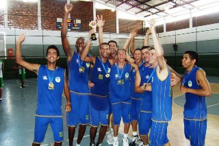 ADEC  estréia no campeonato feirense de basquete com vitória