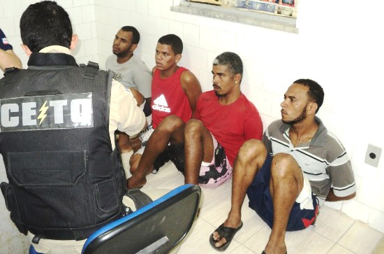 Quatro homens são presos em Serrinha com mais de 90 kg de maconha
