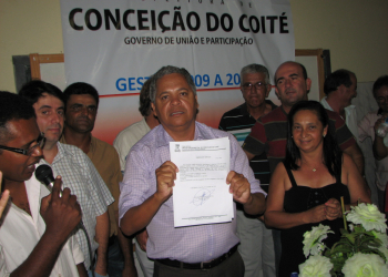 Coité: prefeito Renato Souza assinou ordem de serviço para a construção de praça e calçamento de Altinho da Vargem