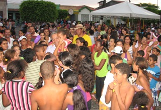 Coité: mais de 5 mil crianças participaram de comemoração na Praça da Matriz