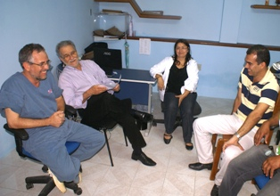 Emiliano José visita Hospital Regional e fica satisfeito pelo reconhecimento de seu trabalho