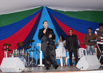 Igreja Assembleia de Deus Vida – comemora aniversário com a presença do cantor Robinson Monteiro